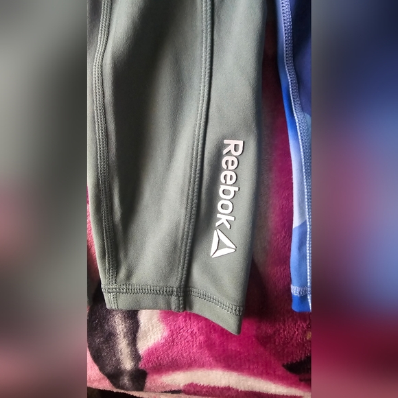 2 Reebok Women's Printed High Rise 7/8 Leggings With Side Pockets. - Picture 9 of 15